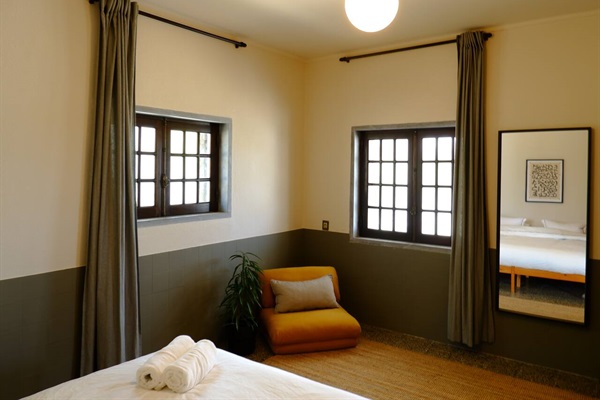 King bed bedroom